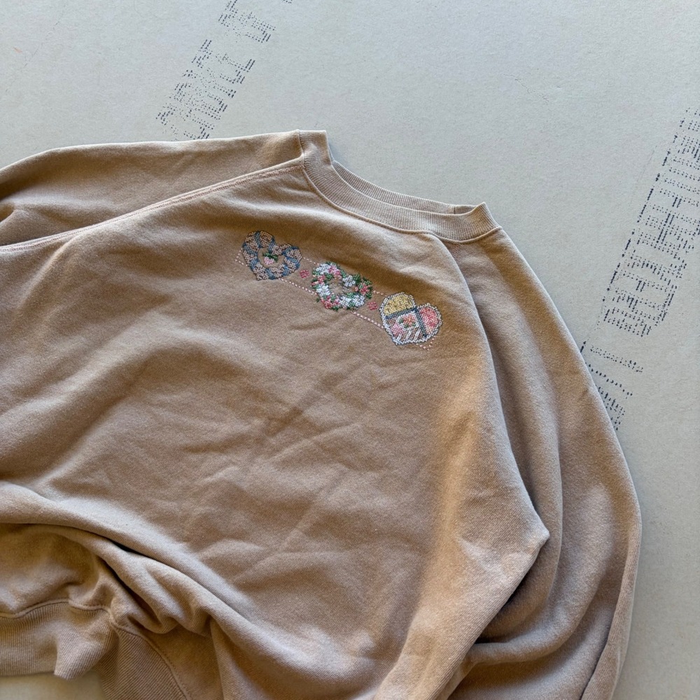 Vintage 90s Hanes Embroidered Hearts Crewneck Sweatshirt XL